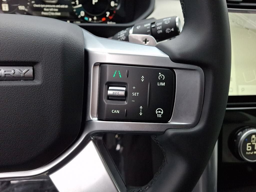 Used 2025 Land Rover Discovery S AWD/4WD image 27