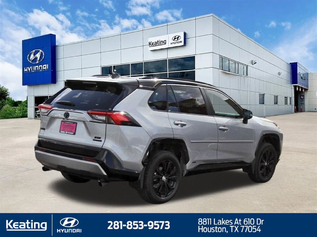 Used 2024 Toyota RAV4 XSE AWD/4WD image 5