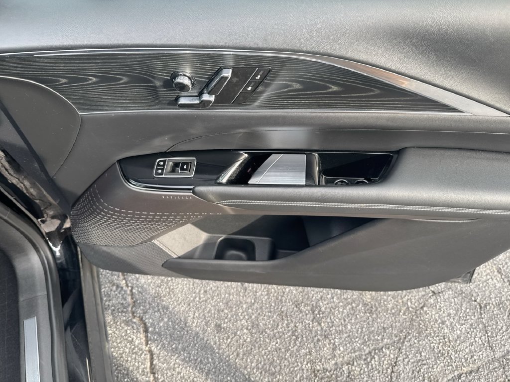 Used 2024 Cadillac Lyriq Luxury RWD image 34