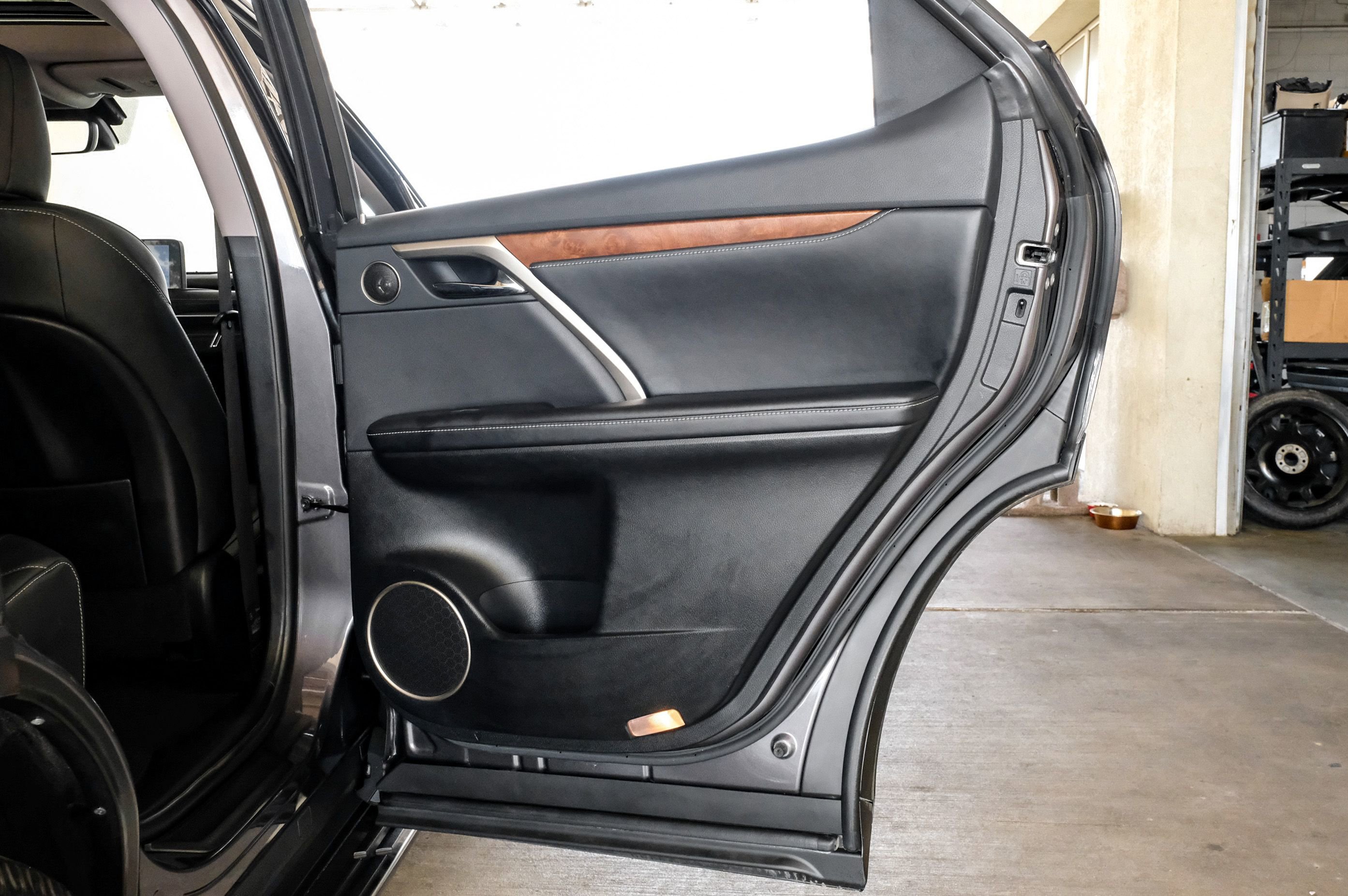 Used 2022 Lexus RX 350L FWD w/ Premium Package image 47