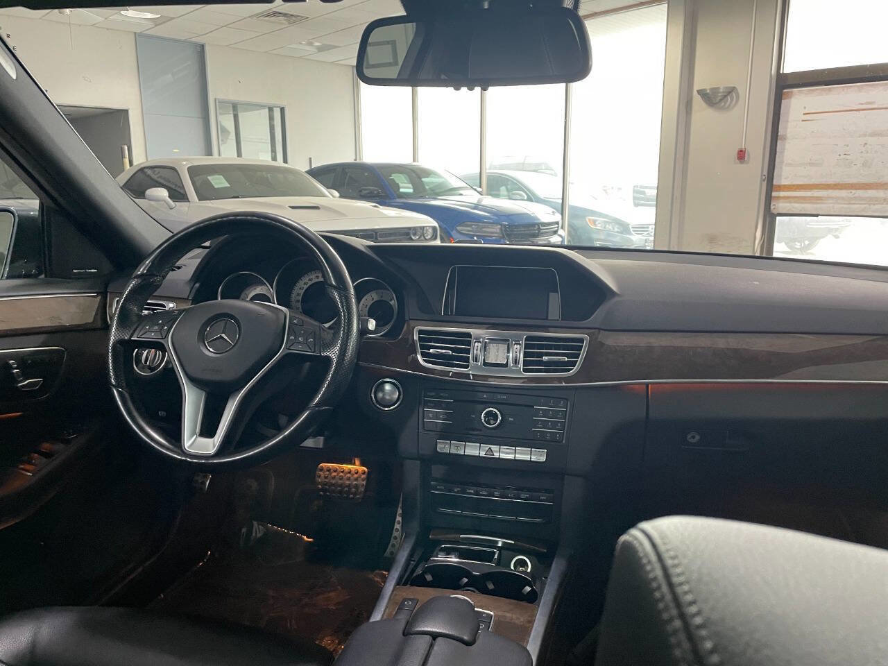 Used 2016 Mercedes-Benz E 350 4MATIC Sedan image 25