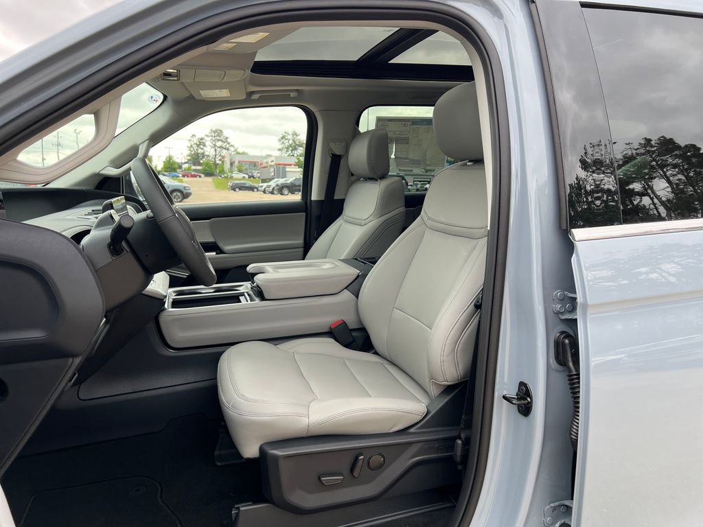 New 2026 Ford Expedition Active RWD image 10