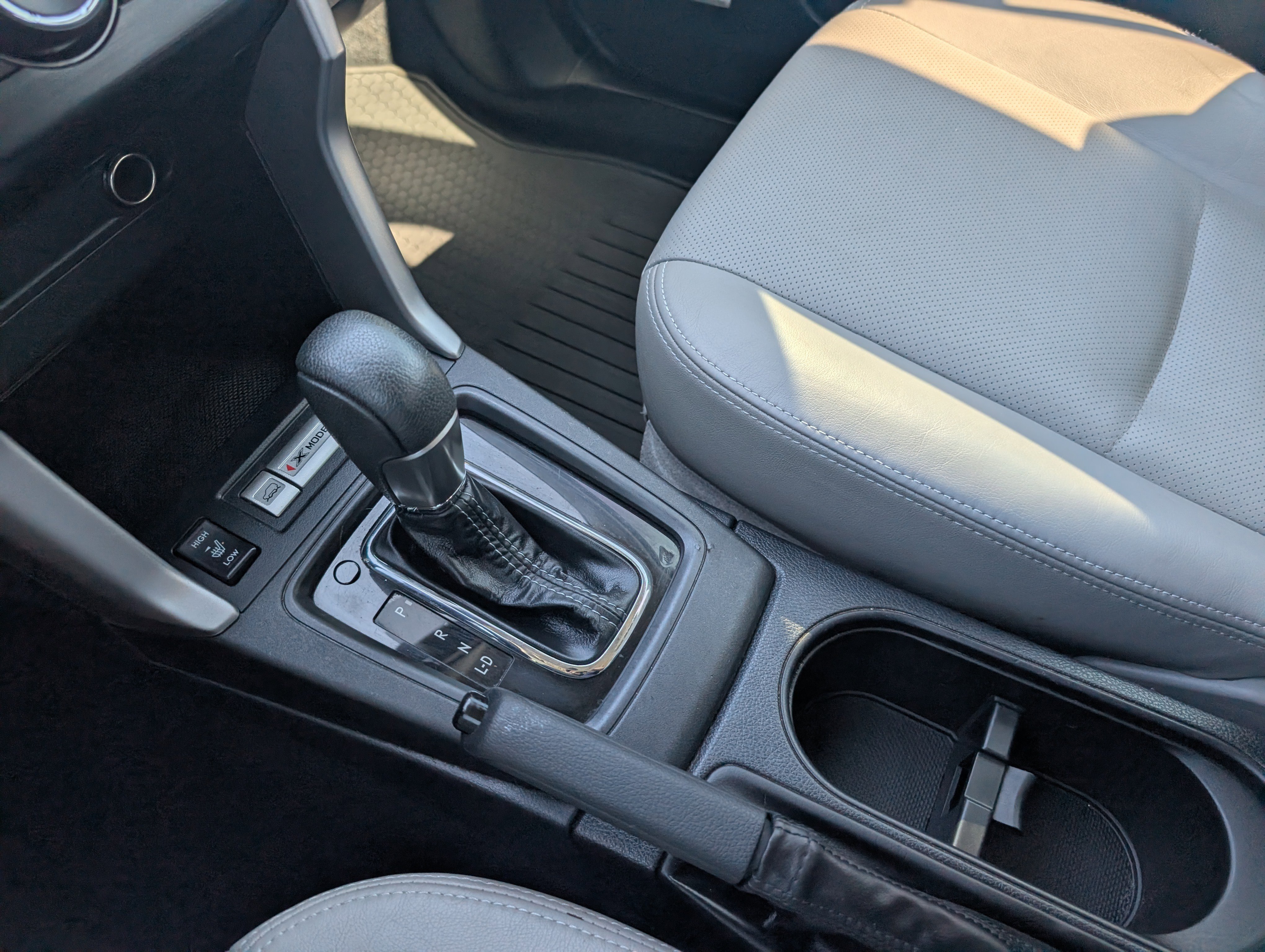 Used 2015 Subaru Forester 2.5i Touring w/ Eyesight & Navigation System image 25