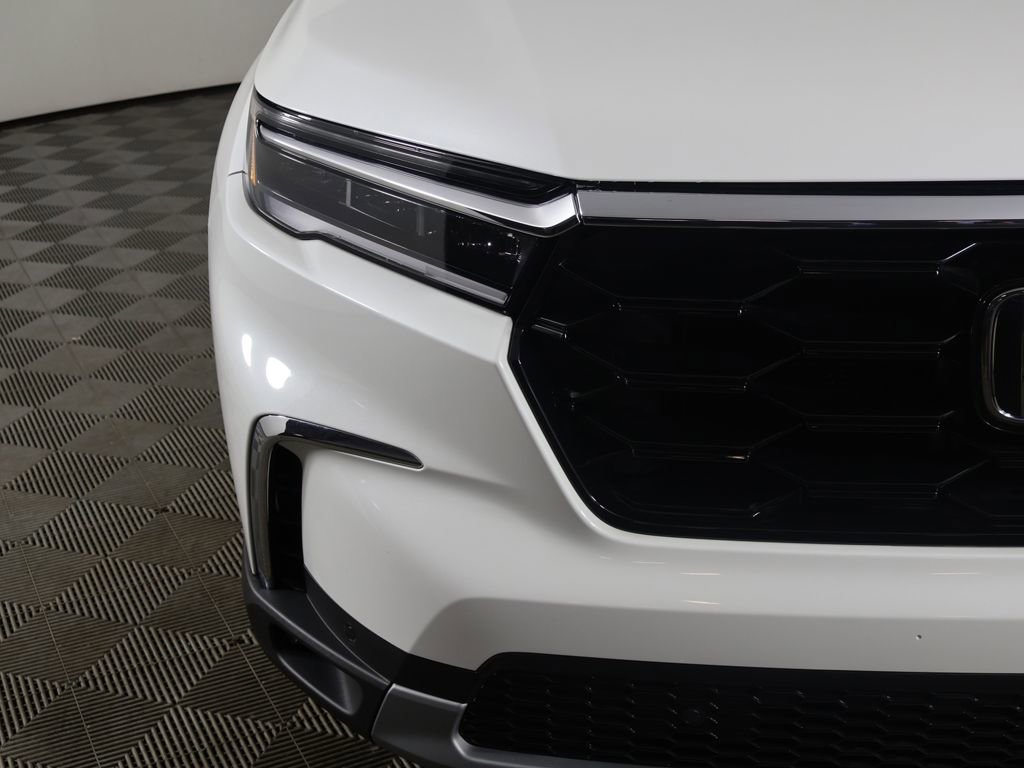 Used 2025 Honda Pilot Elite image 17