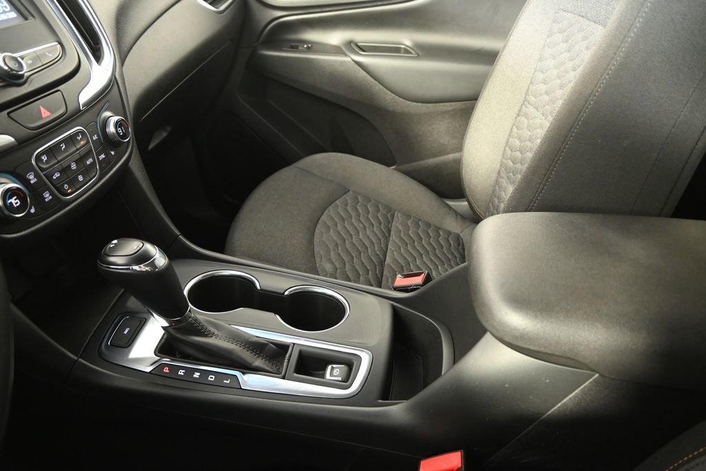 Used 2018 Chevrolet Equinox LT image 32