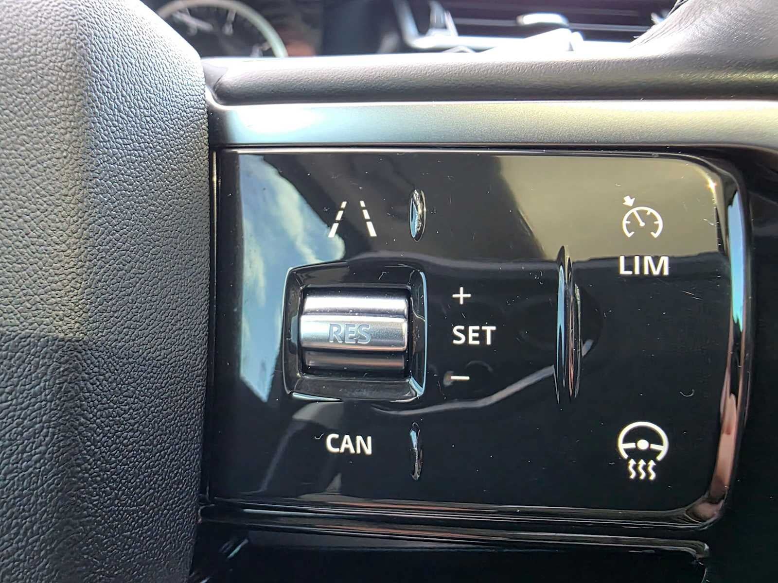 Used 2021 Land Rover Range Rover Velar S AWD/4WD image 33