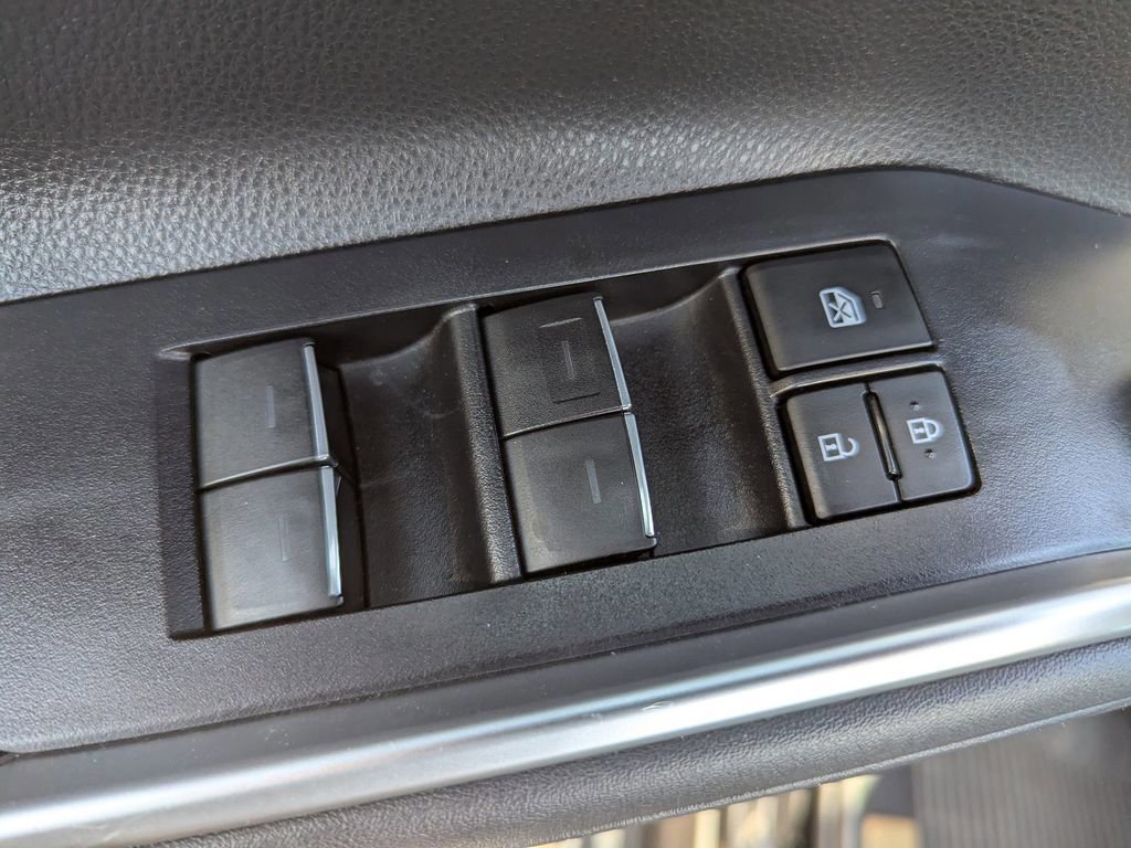 Used 2023 Toyota Highlander Bronze Edition image 17