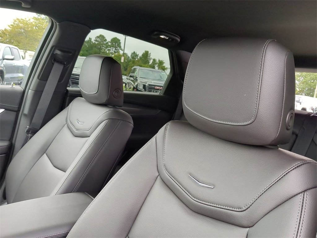 New 2025 Cadillac XT5 Luxury image 18