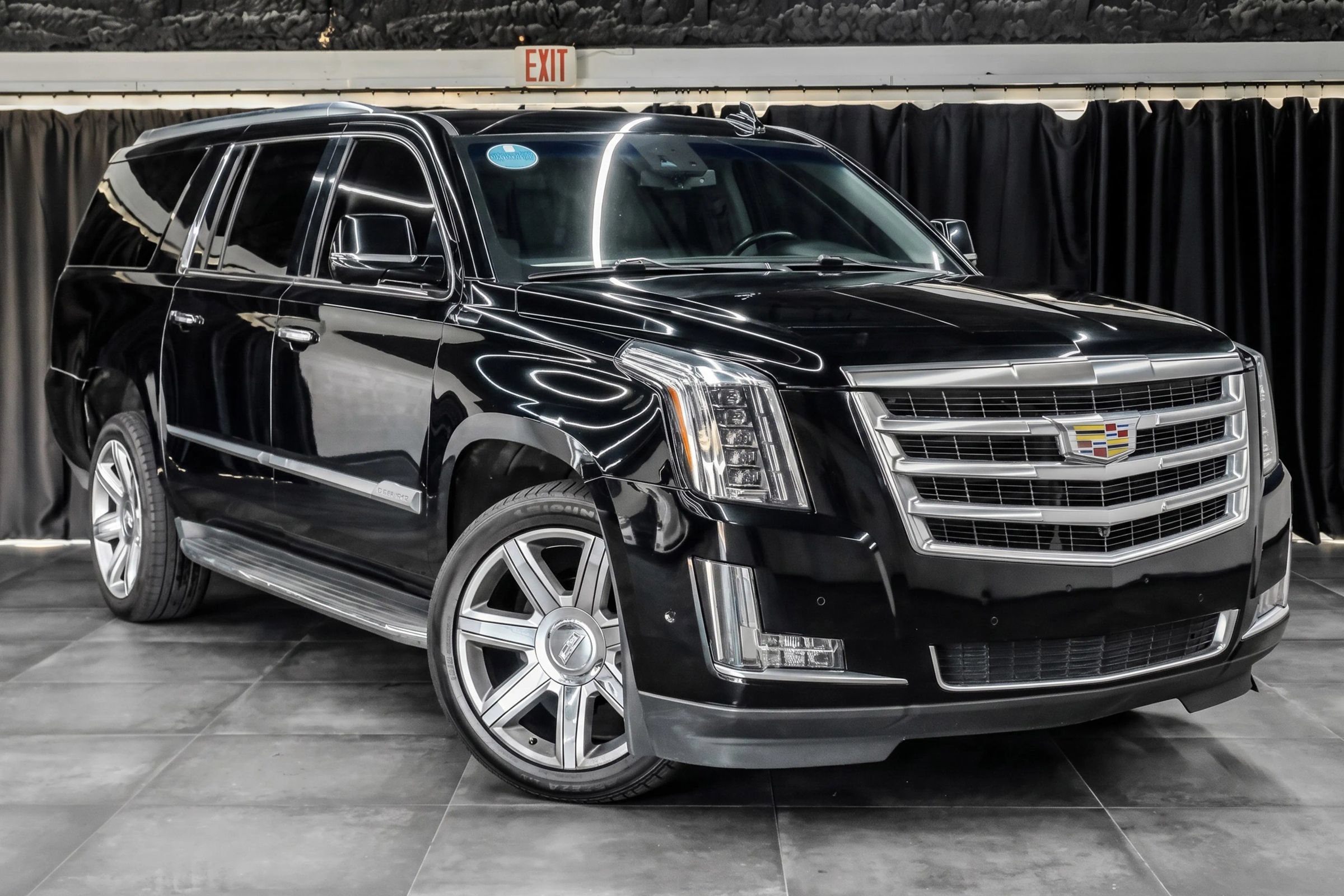 Used 2020 Cadillac Escalade ESV Luxury RWD image 7