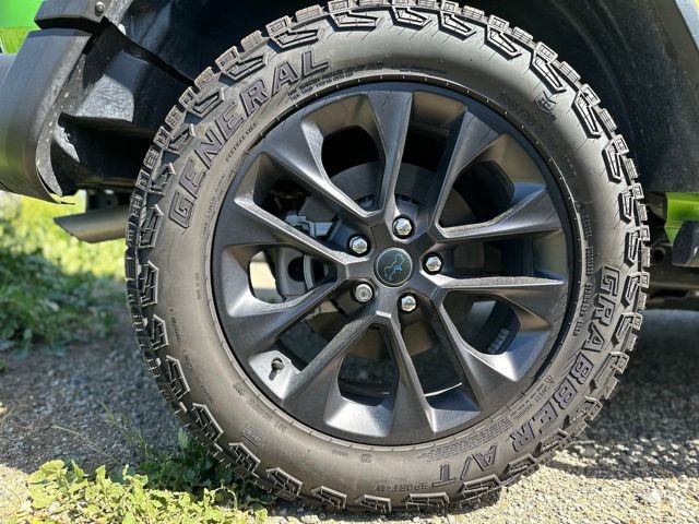 Used 2025 Jeep Wrangler Unlimited Sahara AWD/4WD image 6