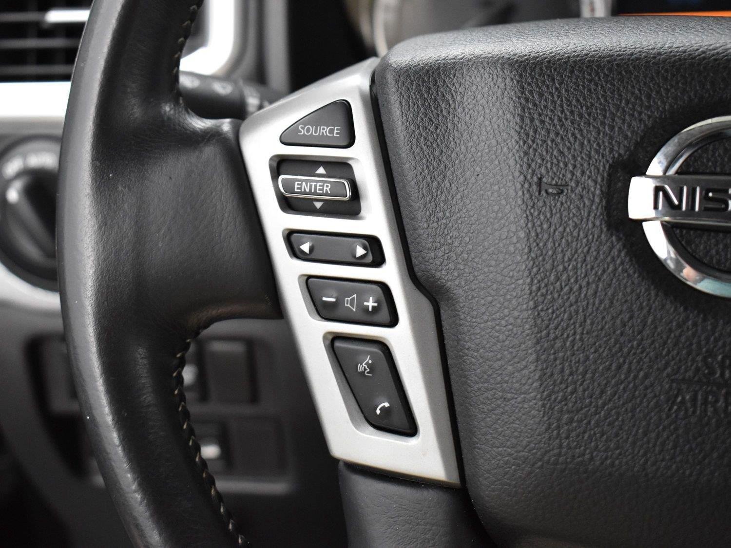 Used 2019 Nissan Titan PRO-4X w/ Pro-4x Convenience Package AWD/4WD image 17