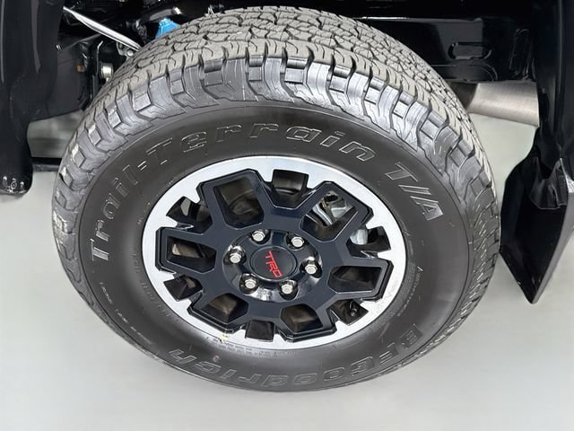 Certified 2024 Toyota Tacoma TRD Off-Road w/ TRD Off Road Upgrade Package AWD/4WD image 32