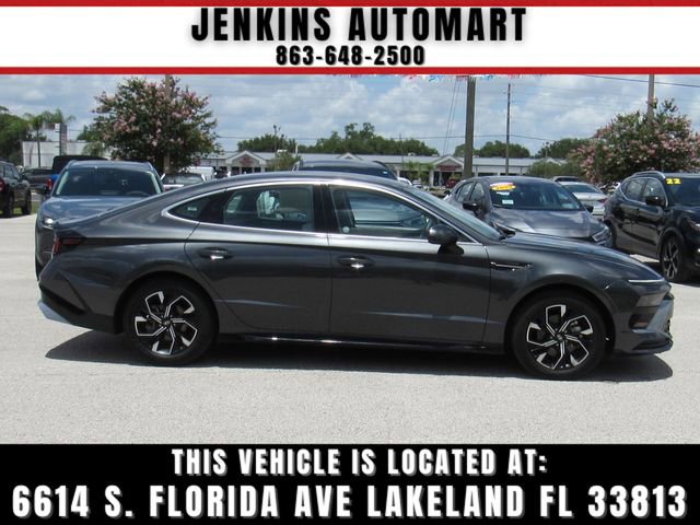 Used 2025 Hyundai Sonata SEL FWD image 2