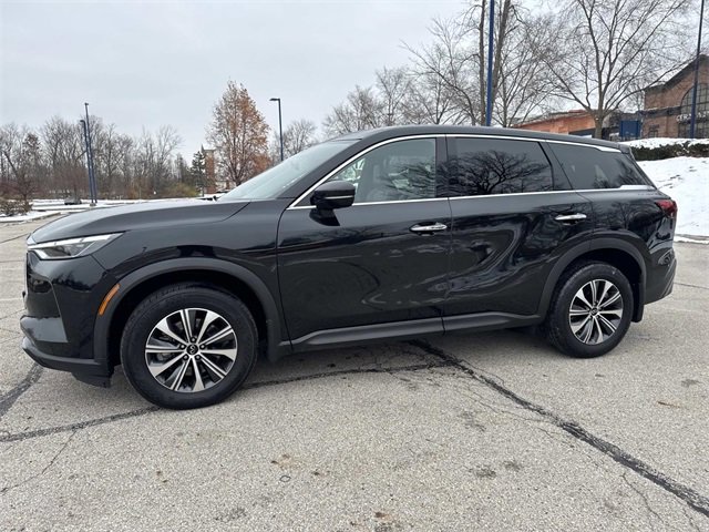 Used 2023 INFINITI QX60 Pure image 2