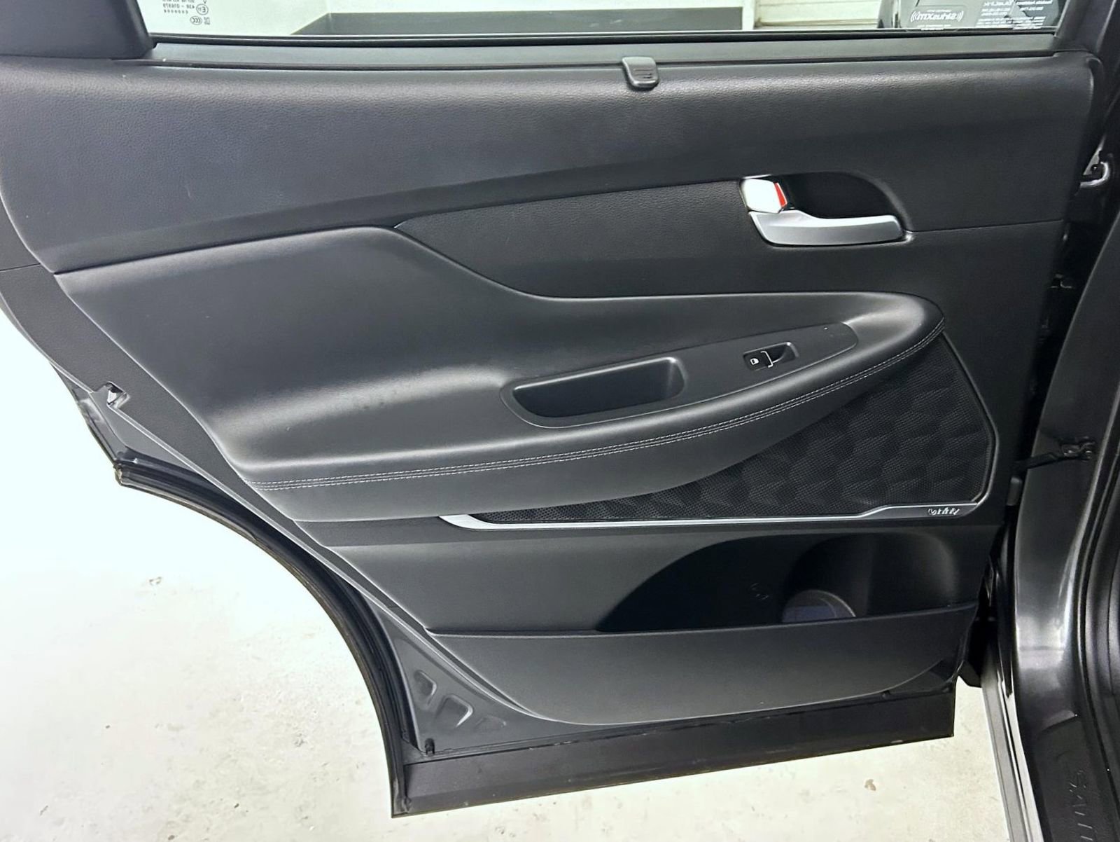 Used 2020 Hyundai Santa Fe SEL w/ Convenience + Premium Package image 20