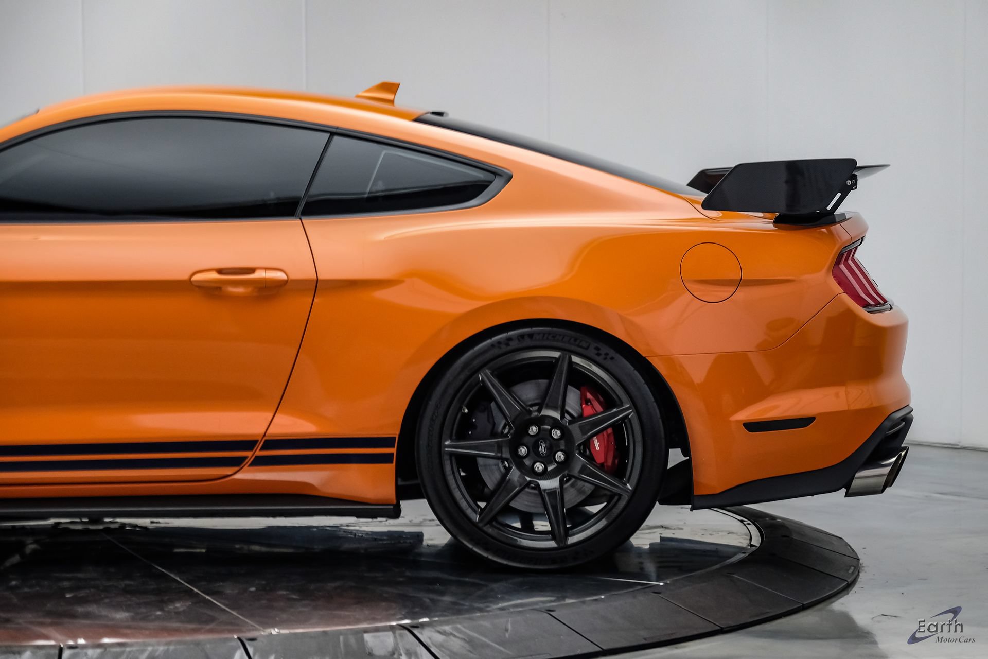 Used 2020 Ford Mustang Shelby GT500 w/ Carbon Fiber Track Pack RWD image 11