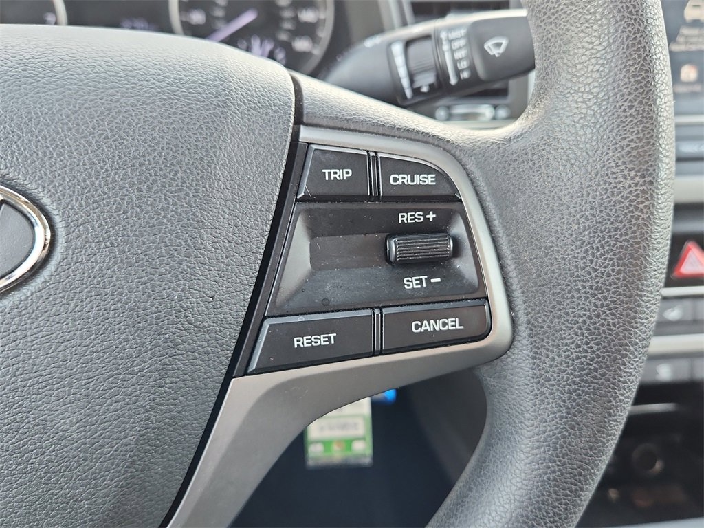 Used 2017 Hyundai Elantra SE image 17