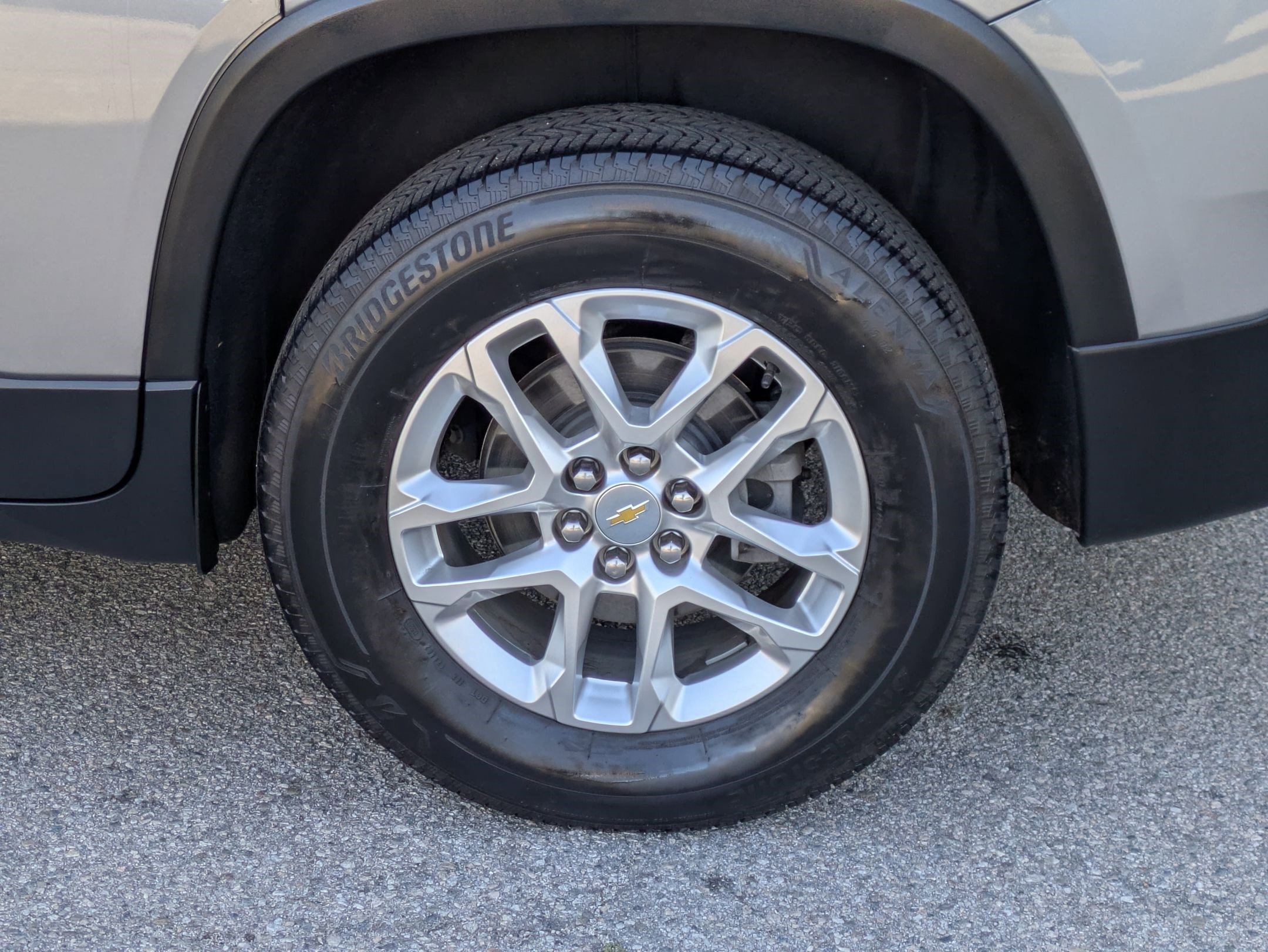 Used 2021 Chevrolet Traverse LT FWD image 9
