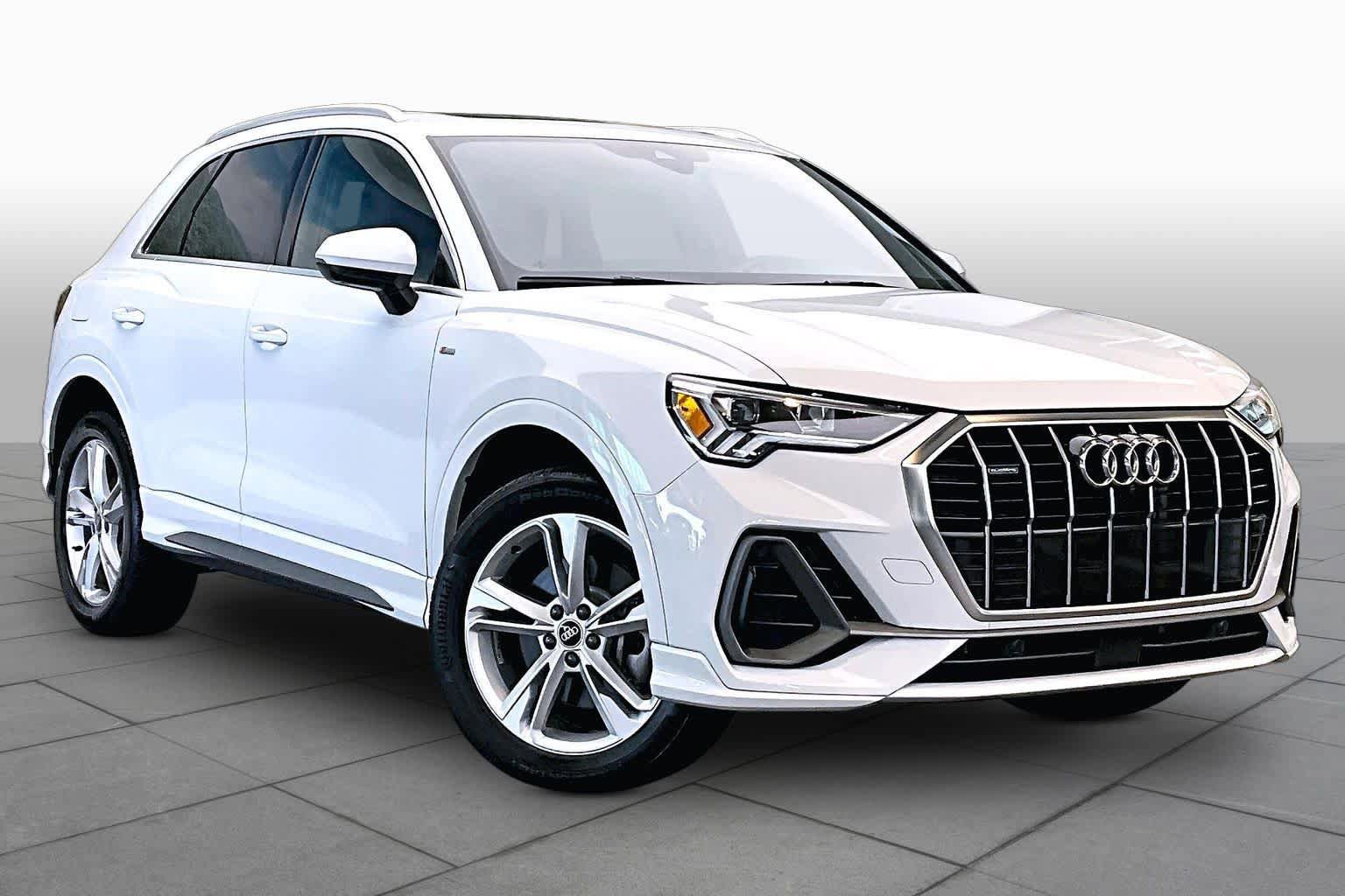Used 2023 Audi Q3 2.0T Premium Plus w/ Premium Plus Package AWD/4WD image 2