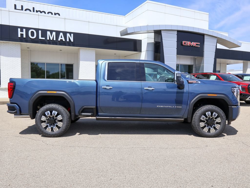 New 2026 GMC Sierra 3500 Denali w/ Denali Reserve Package AWD/4WD image 2