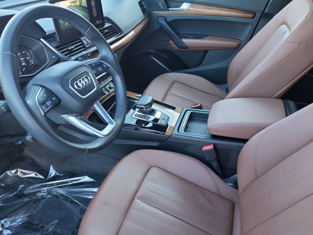 Used 2022 Audi Q5 2.0T Premium w/ Convenience Package image 12