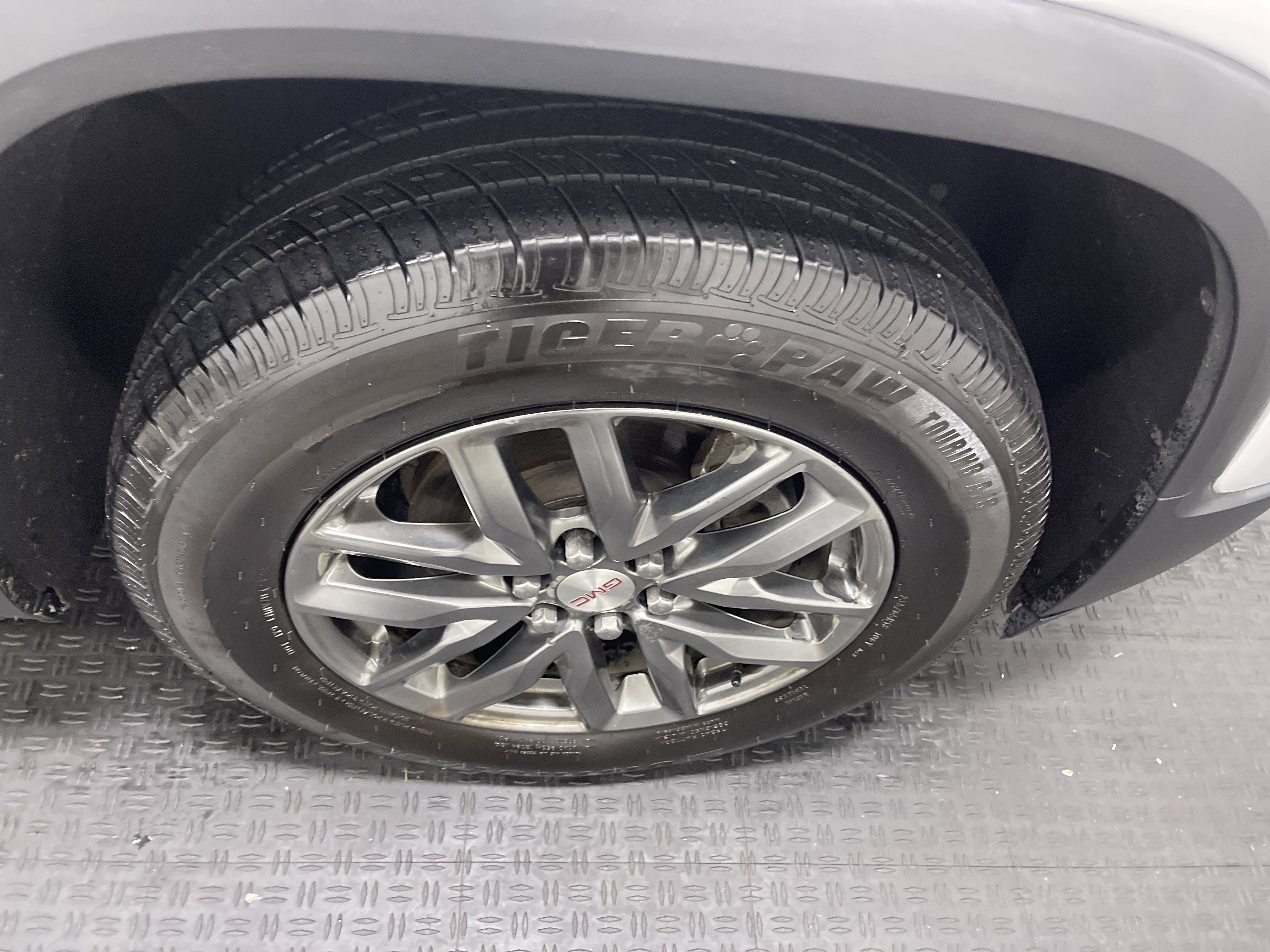 Used 2019 GMC Acadia SLT AWD/4WD image 27