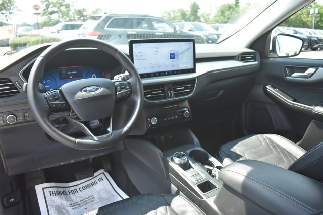 Used 2024 Ford Escape Platinum w/ Premium Technology Package AWD/4WD image 19