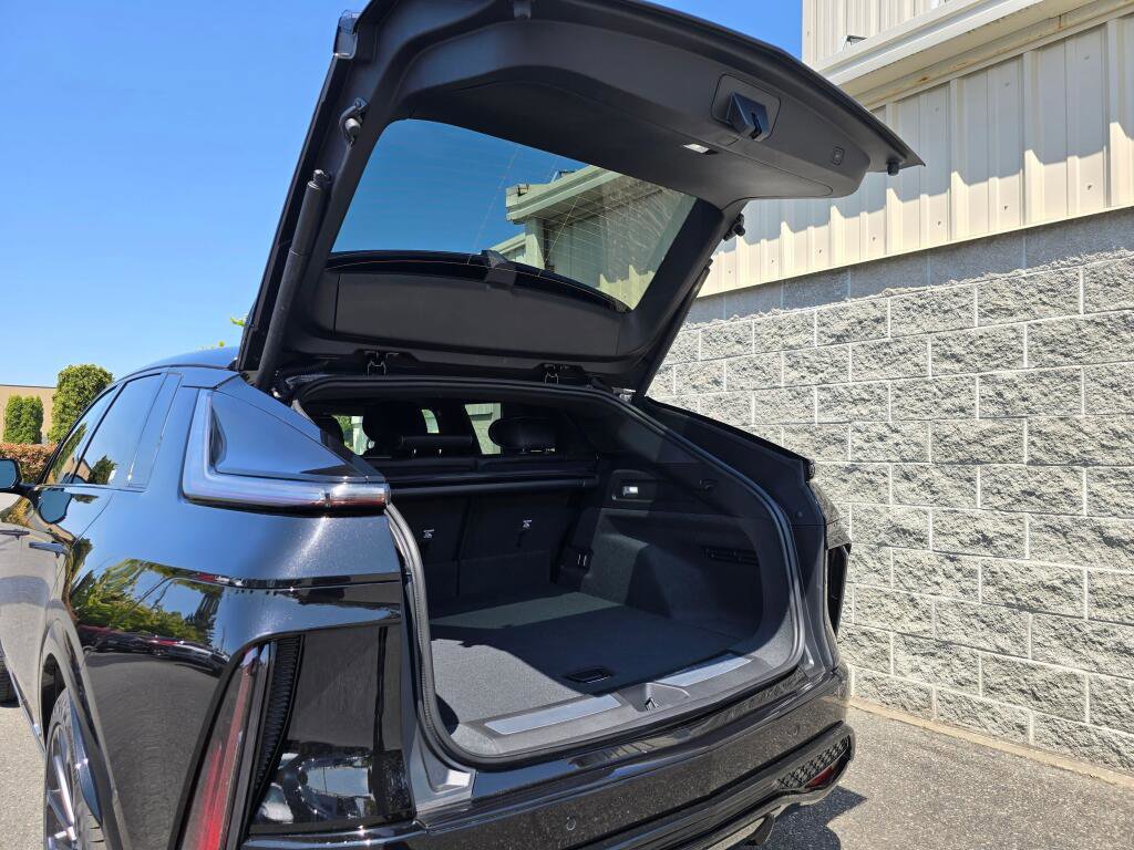New 2026 Cadillac Lyriq V image 7