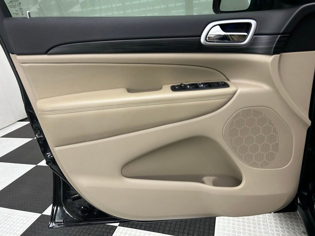 Certified 2022 Jeep Grand Cherokee Laredo E image 12