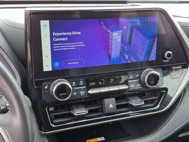 Used 2024 Toyota Highlander XLE image 14