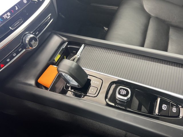 Used 2025 Volvo S60 B5 Core image 19