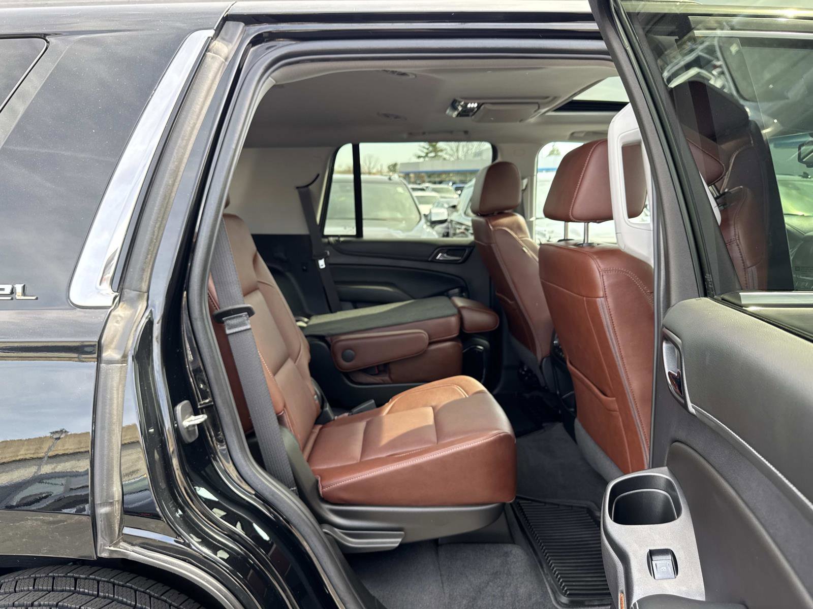 Used 2020 Chevrolet Tahoe Premier w/ Premier Plus Edition image 15