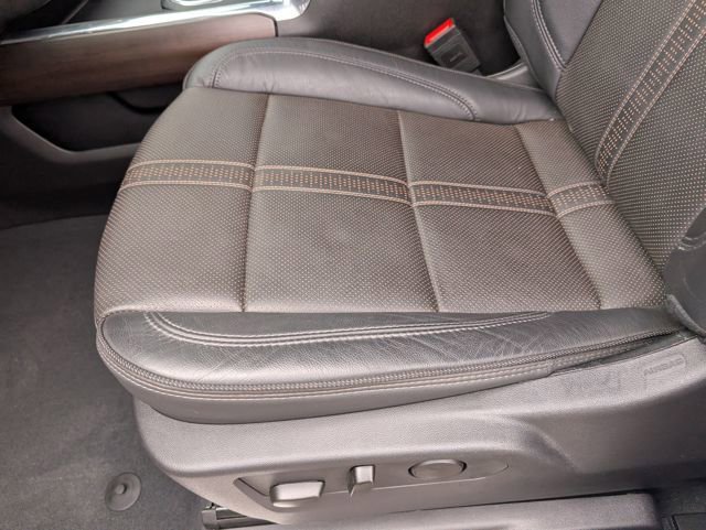 Certified 2025 Chevrolet Silverado 3500 High Country w/ Technology Package image 26