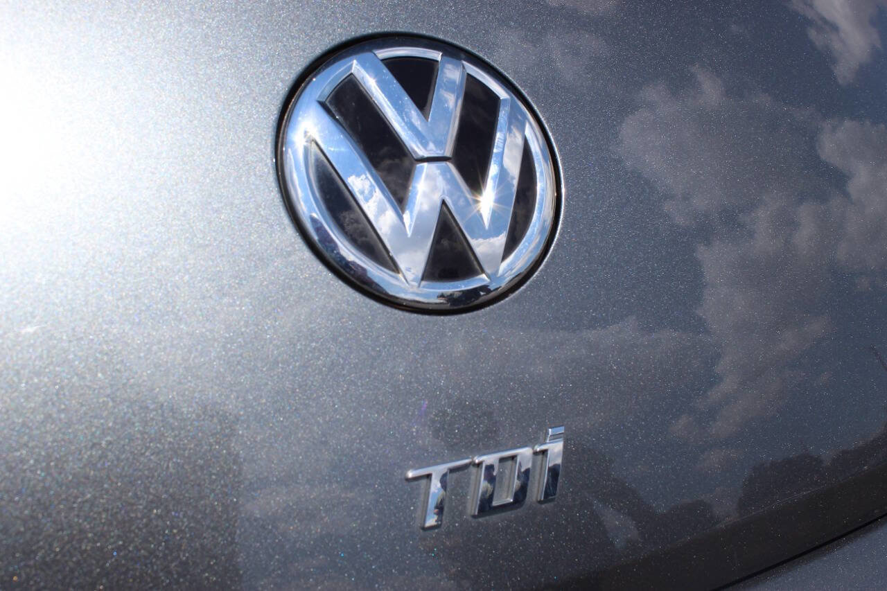 Used 2014 Volkswagen Beetle TDI image 19