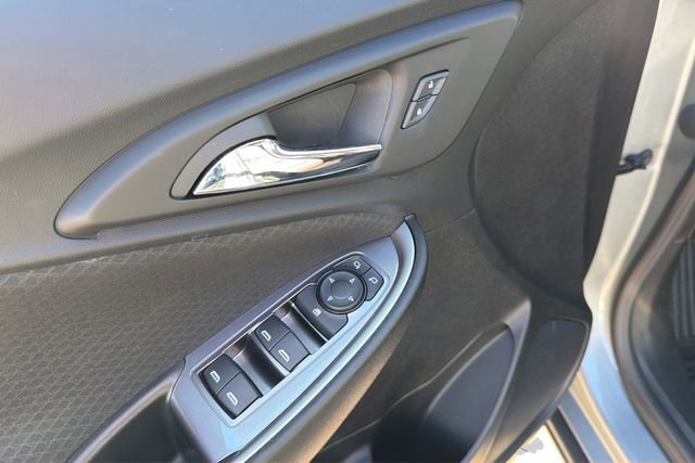Certified 2023 Chevrolet Malibu LS image 35