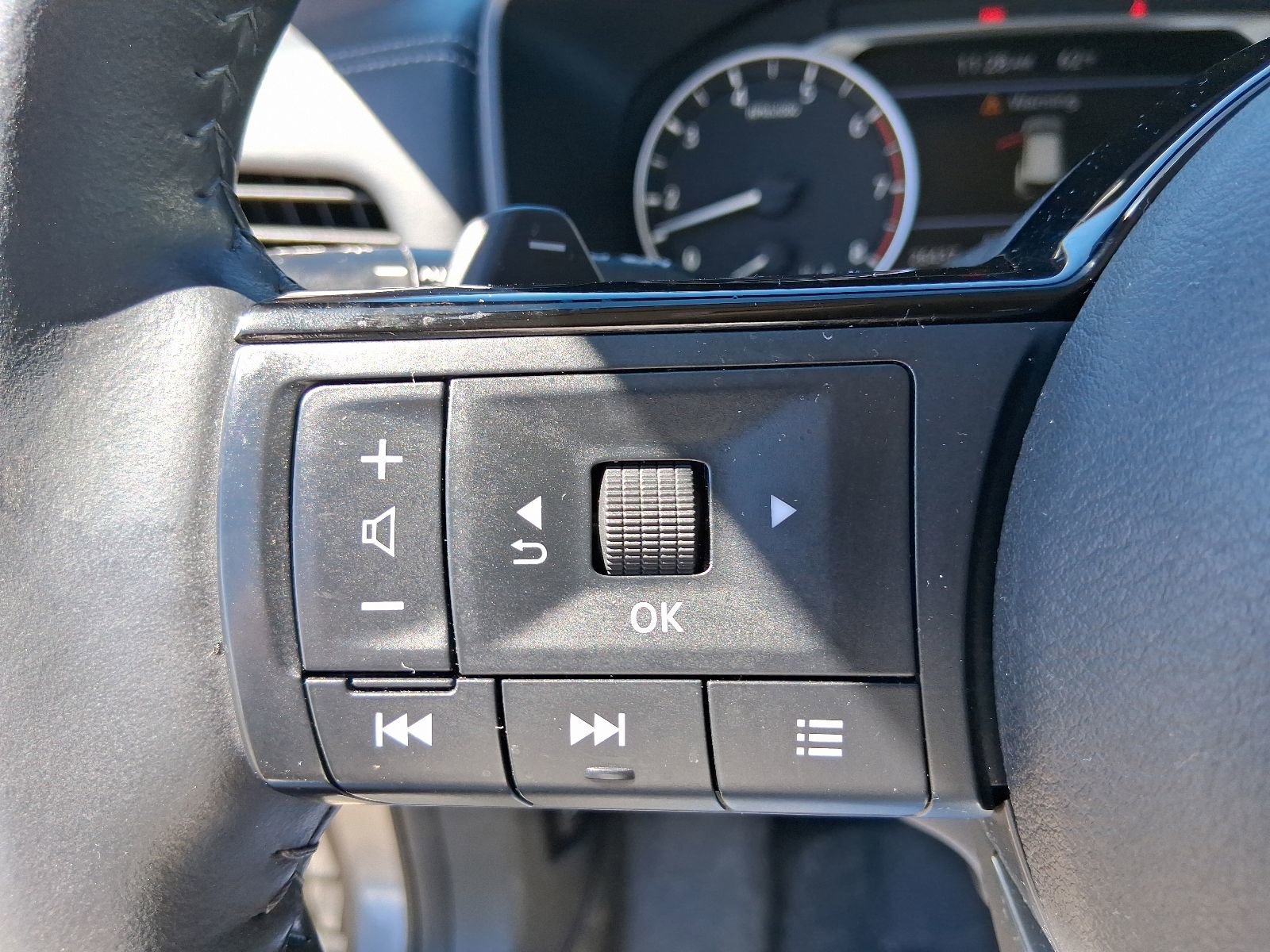 Used 2021 Nissan Rogue SL AWD/4WD image 16