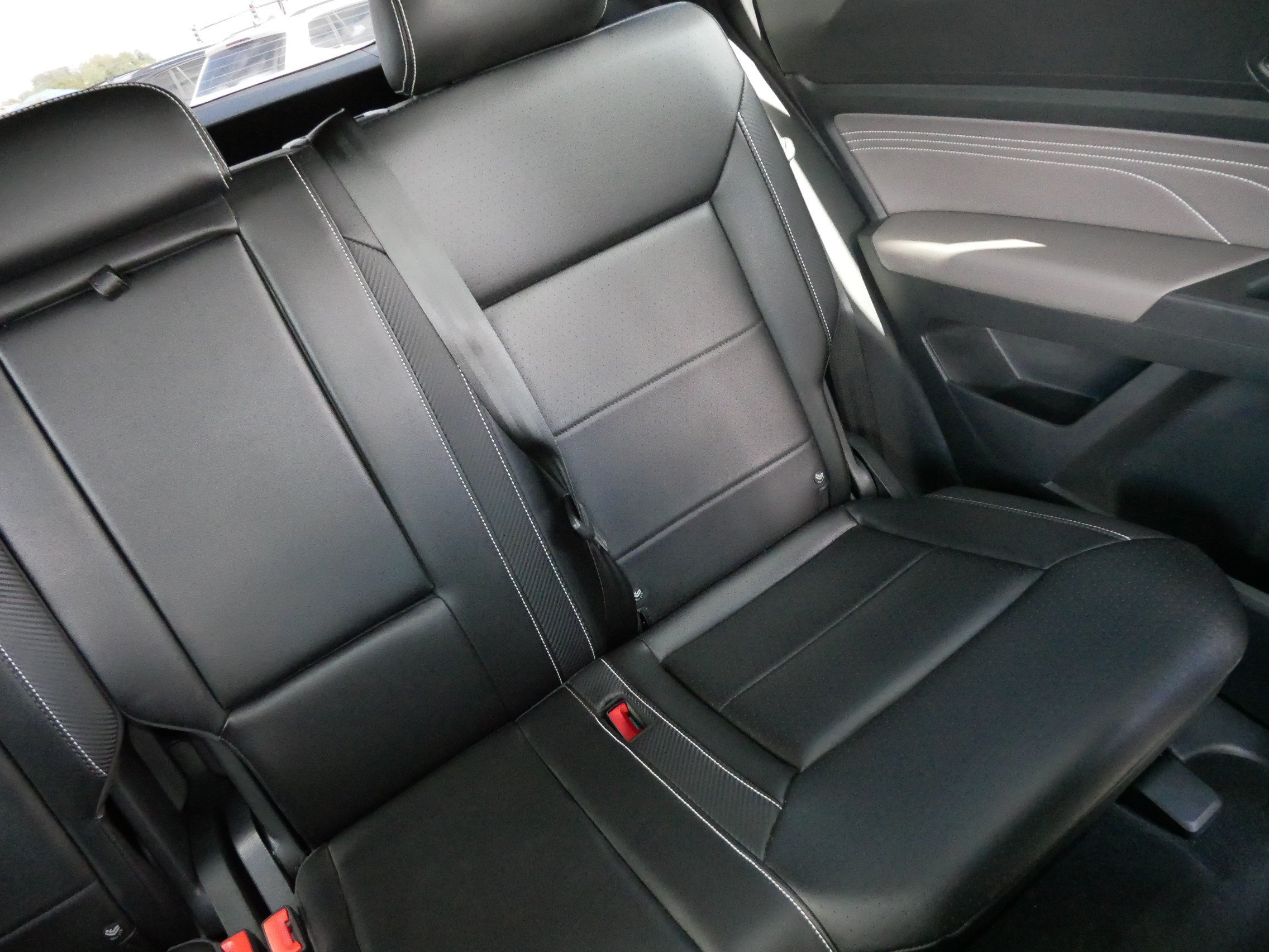 Used 2021 Volkswagen Atlas Cross Sport SE AWD/4WD image 14