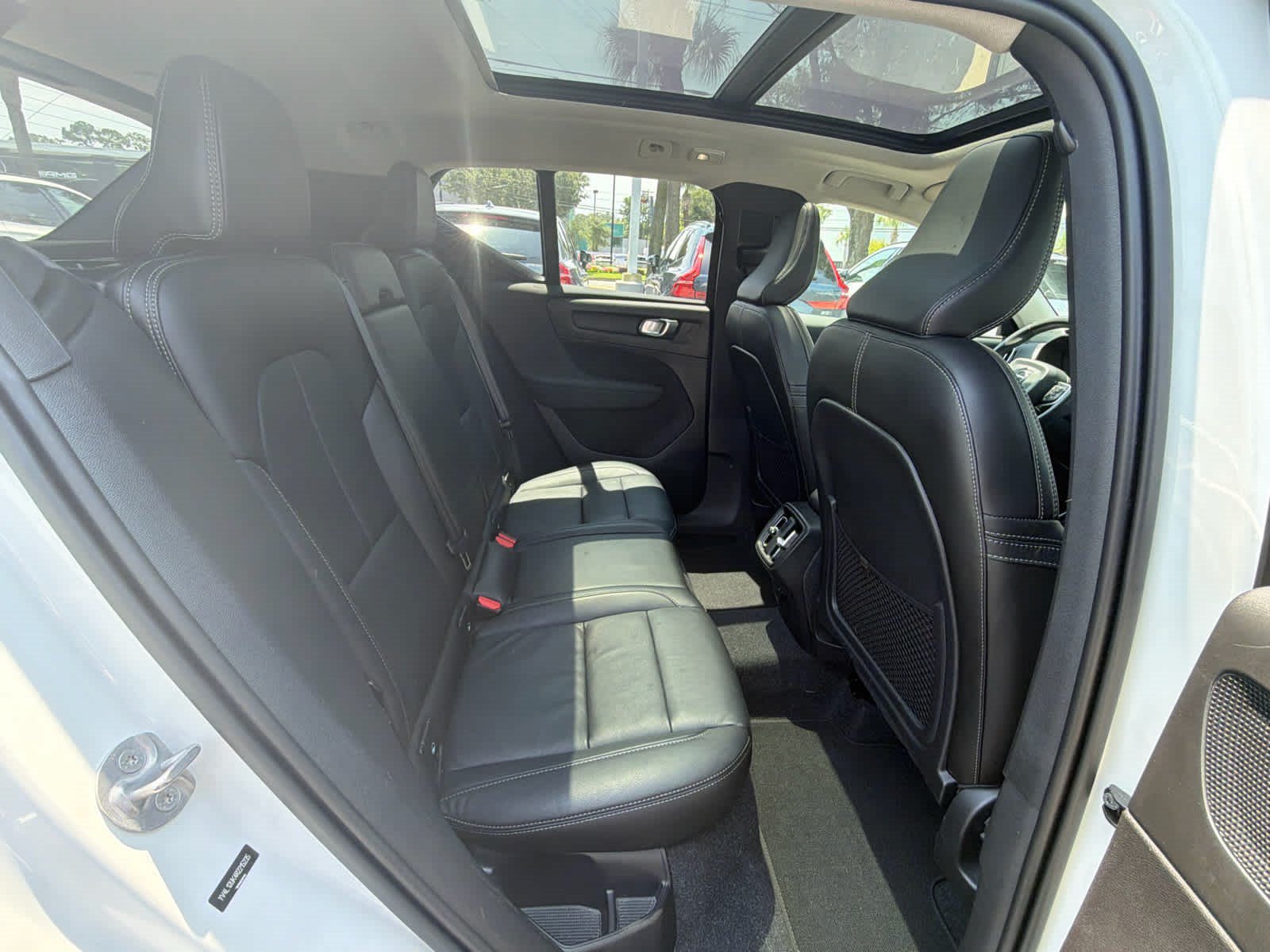 Used 2024 Volvo XC40 B5 Core AWD/4WD image 22