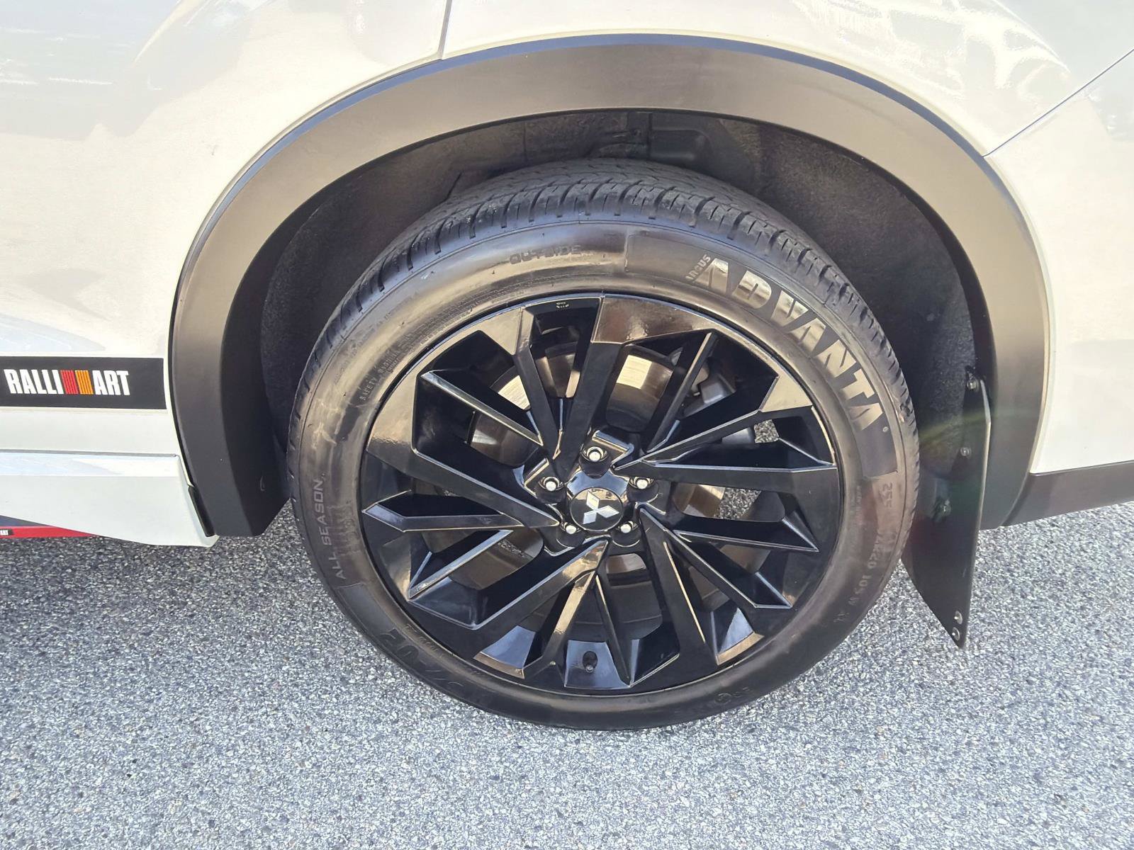Used 2024 Mitsubishi Outlander Ralliart AWD/4WD image 7