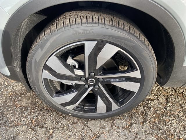New 2026 Volvo XC40 B5 Ultra w/ Climate Package AWD/4WD image 9