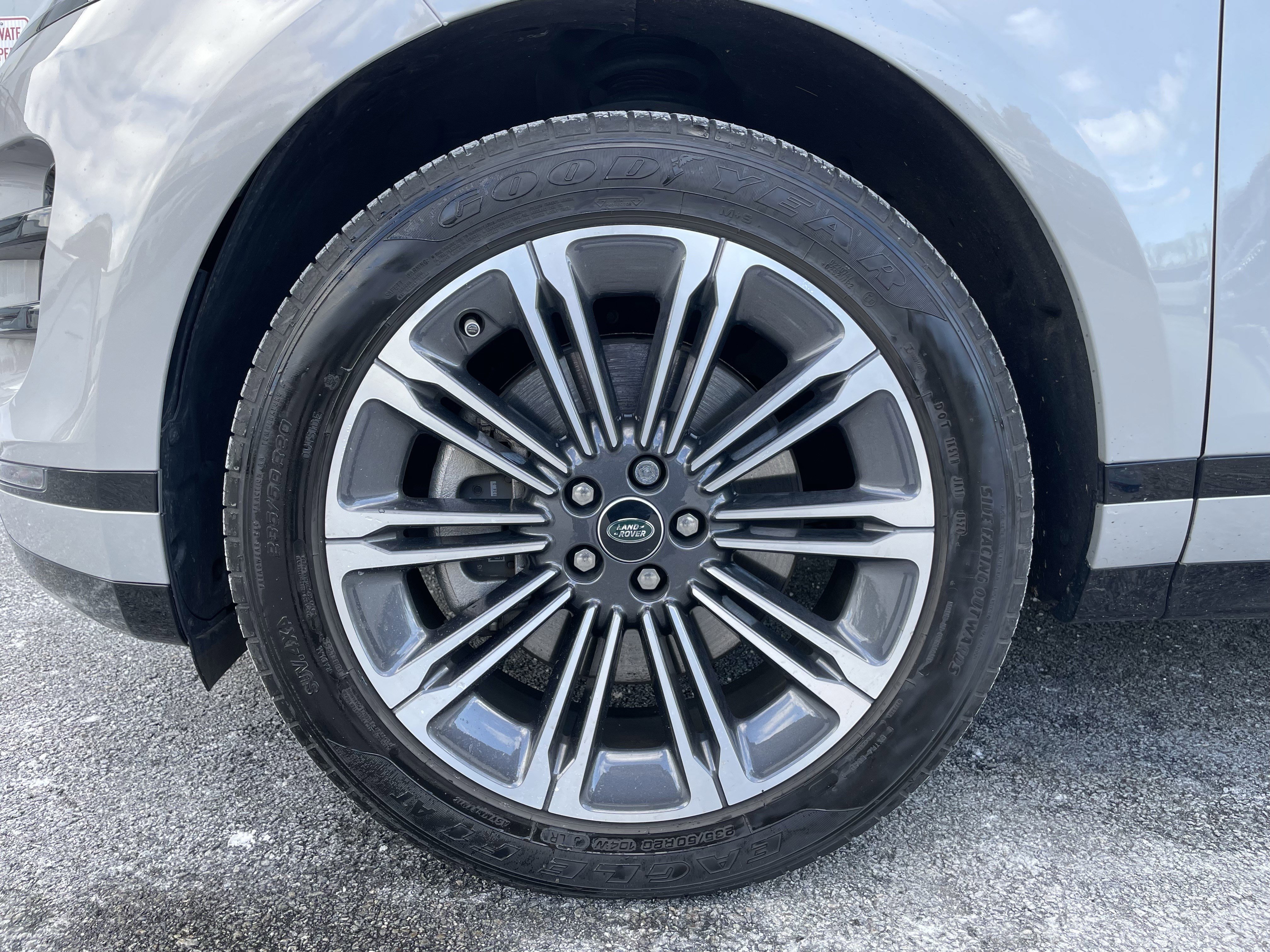 Certified 2024 Land Rover Range Rover Evoque Dynamic SE image 9