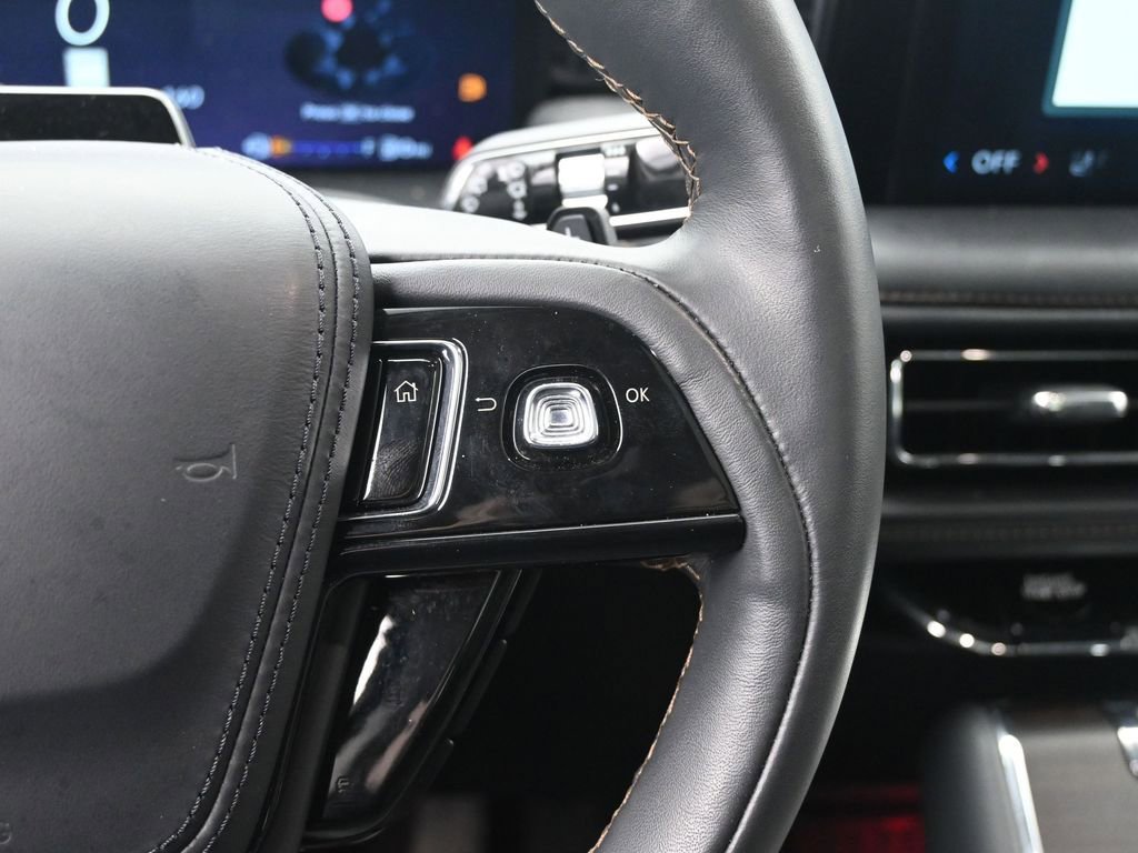 Used 2025 Lincoln Aviator Reserve w/ Equipment Group 201A image 14