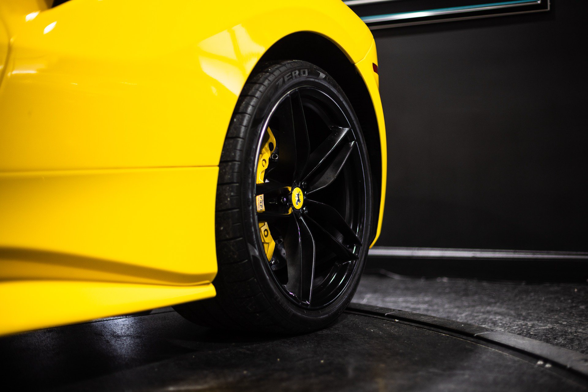 Used 2018 Ferrari 488 GTB RWD image 17