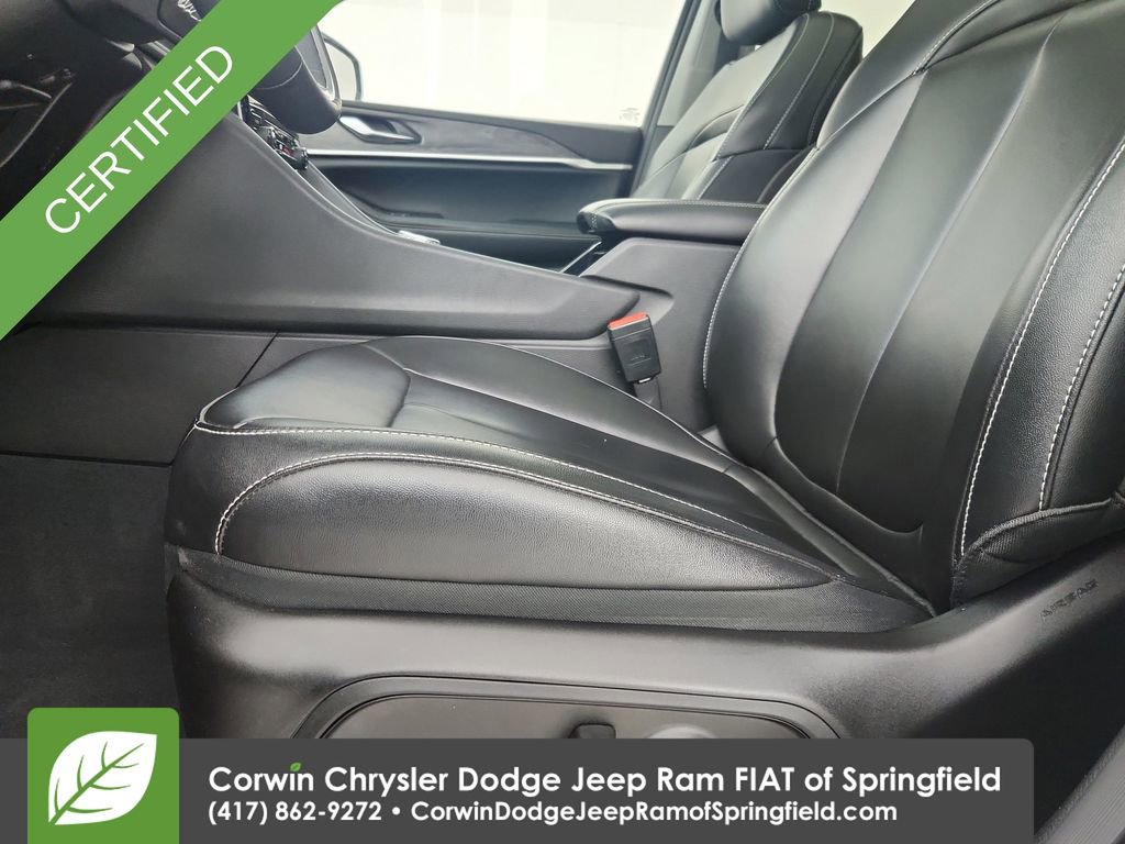 Certified 2023 Jeep Grand Cherokee L Limited AWD/4WD image 19