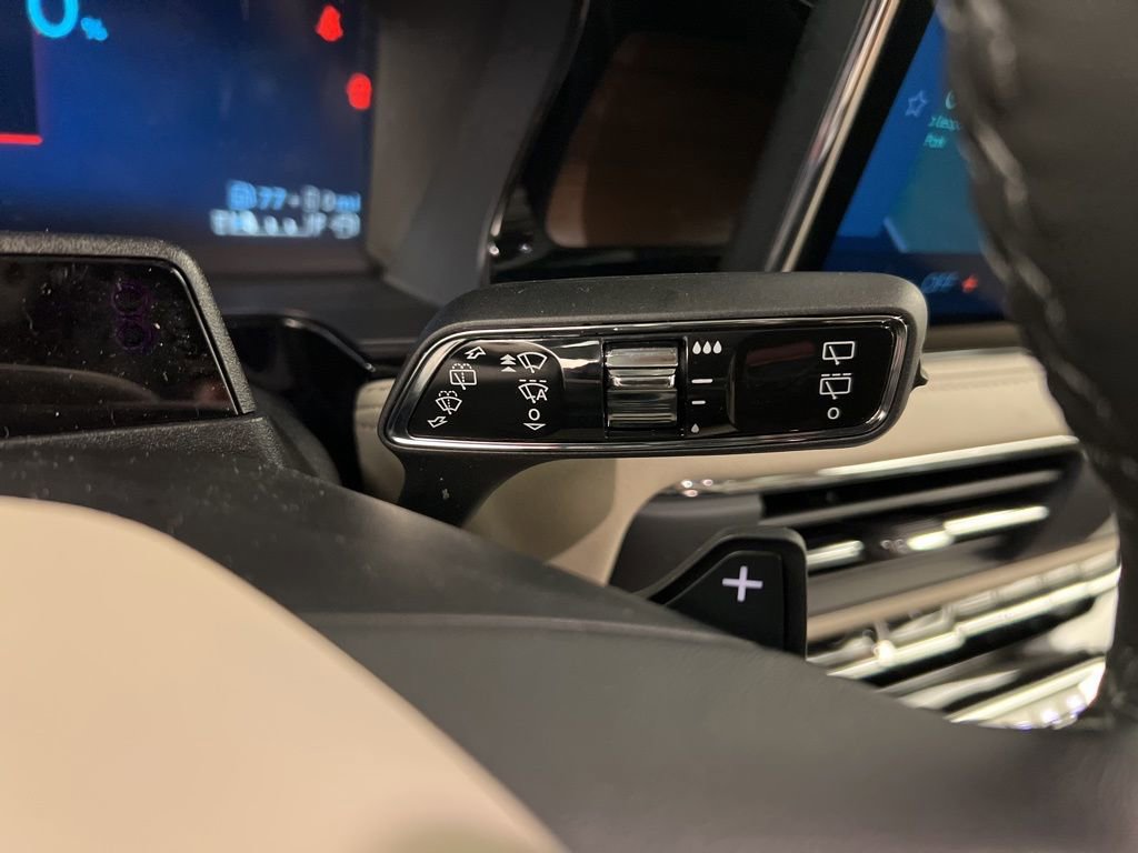 Used 2025 Lincoln Corsair Grand Touring w/ Equipment Group 302A image 21