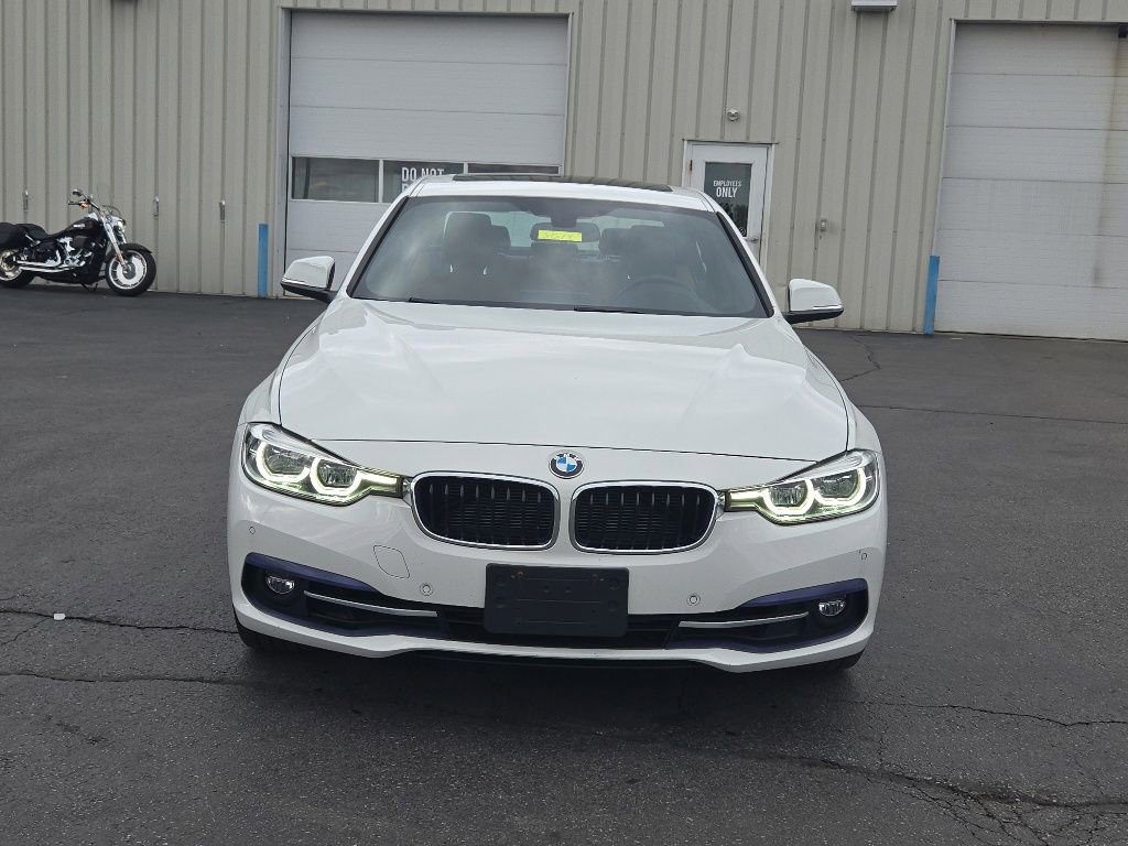 Used 2016 BMW 328i xDrive Sedan AWD/4WD image 2