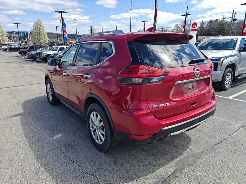 Used 2017 Nissan Rogue SV image 6