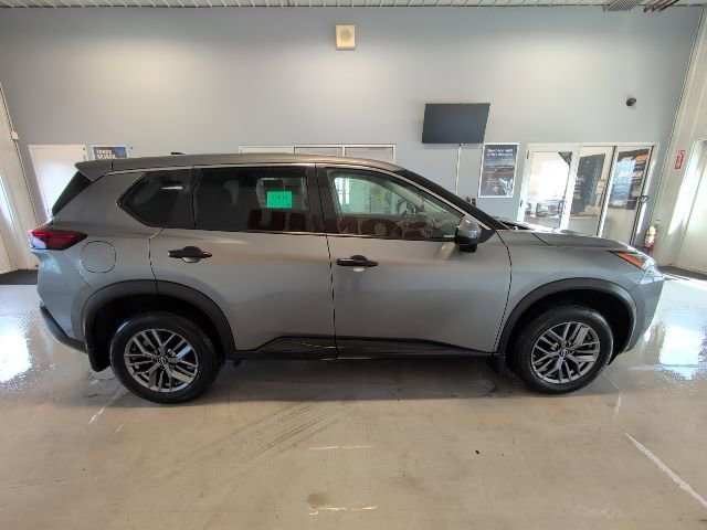 Used 2022 Nissan Rogue S AWD/4WD image 6