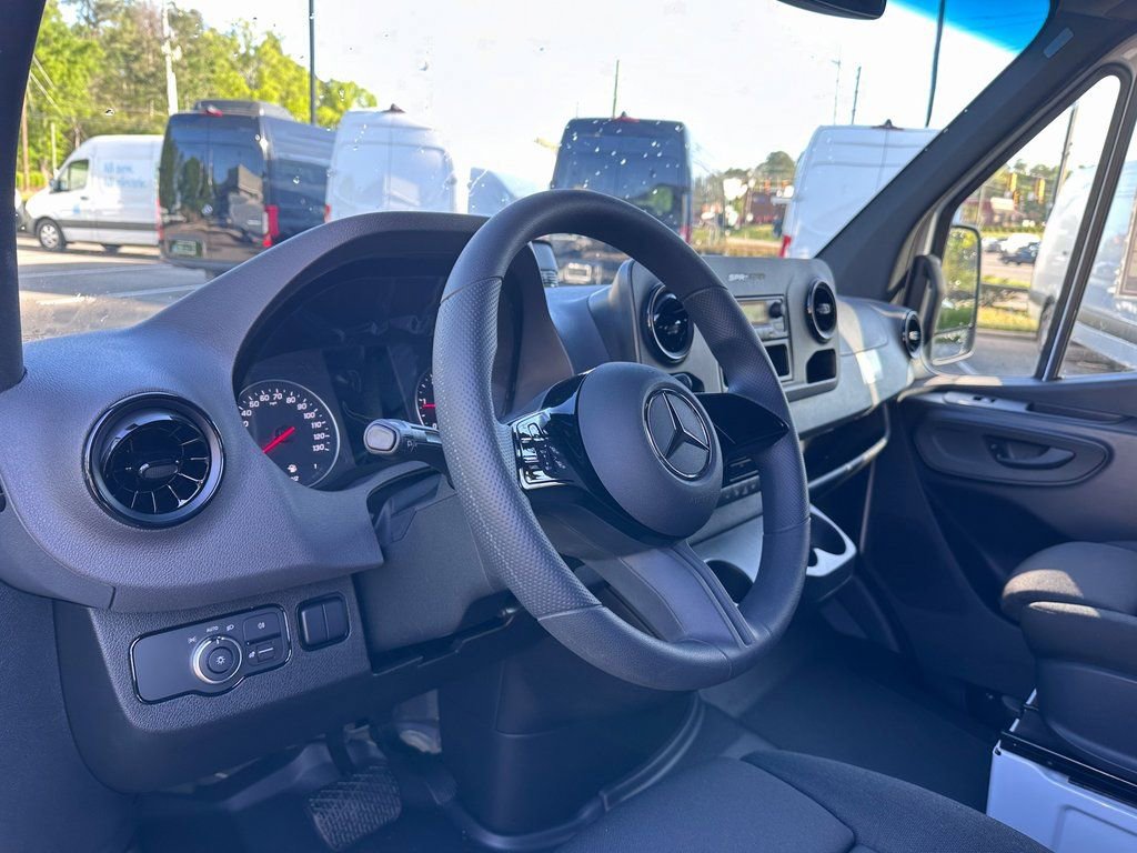 New 2025 Mercedes-Benz Sprinter 3500 image 2