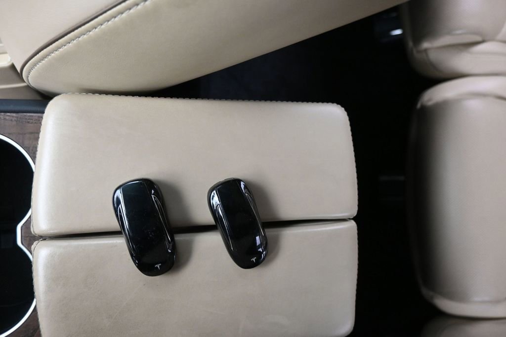 Used 2016 Tesla Model X 90D image 2